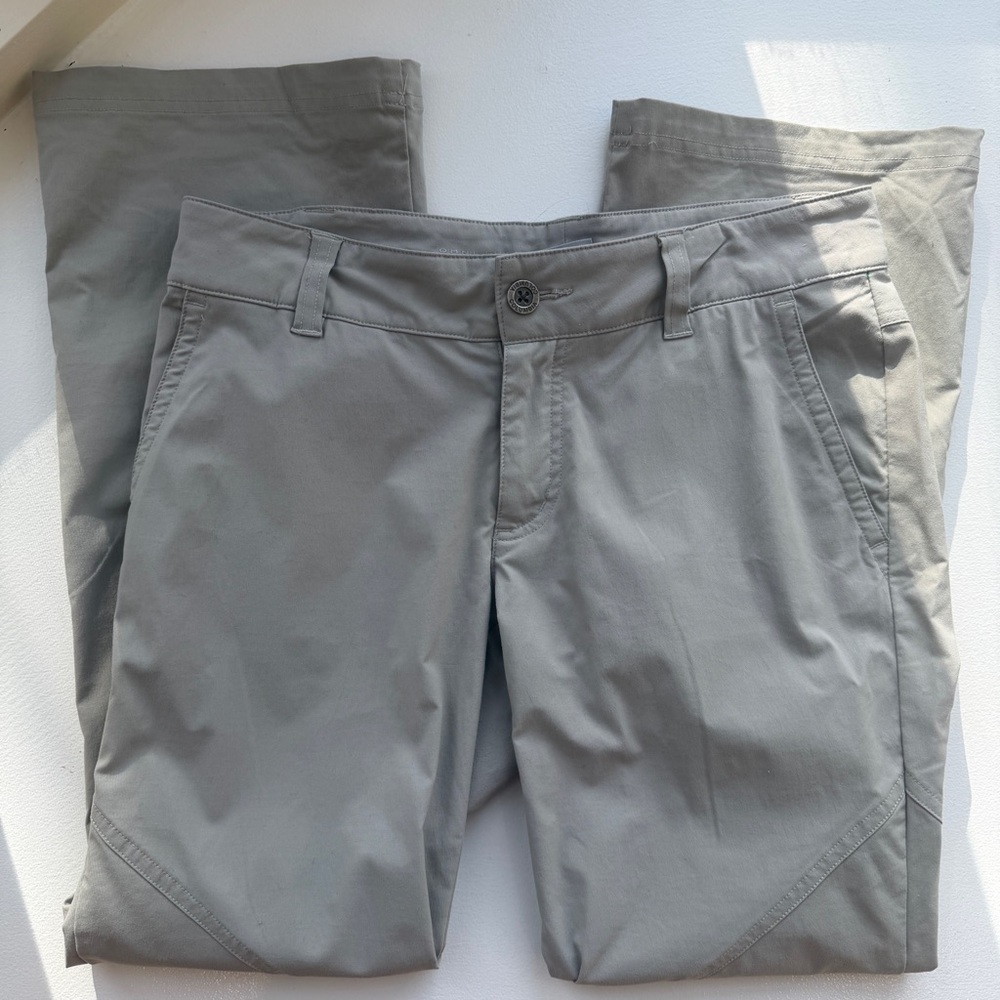 Columbia Gray Omni- Shield Advanced Repellency Straight Leg Pants Size 8 Short
